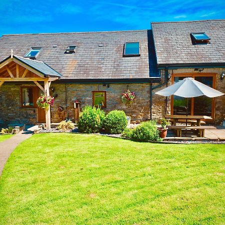 Beudy Bach Bed & Breakfast Cross Hands Dış mekan fotoğraf