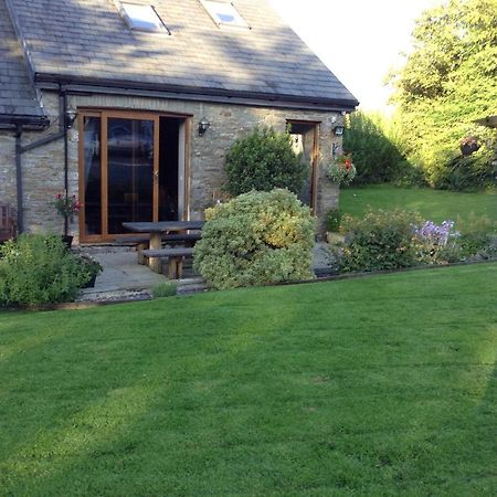 Beudy Bach Bed & Breakfast Cross Hands Dış mekan fotoğraf