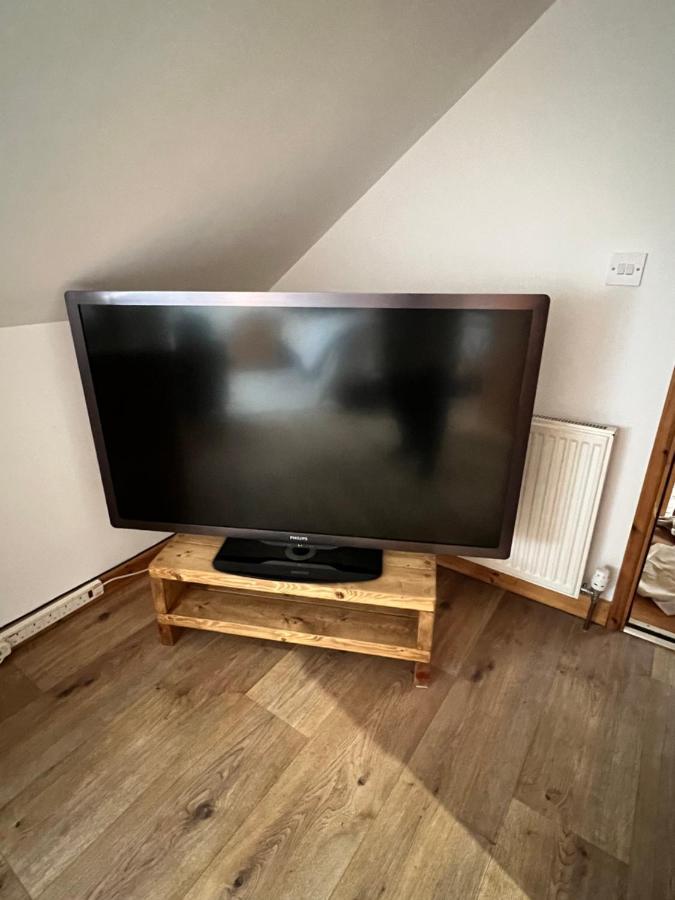 Beudy Bach Bed & Breakfast Cross Hands Dış mekan fotoğraf