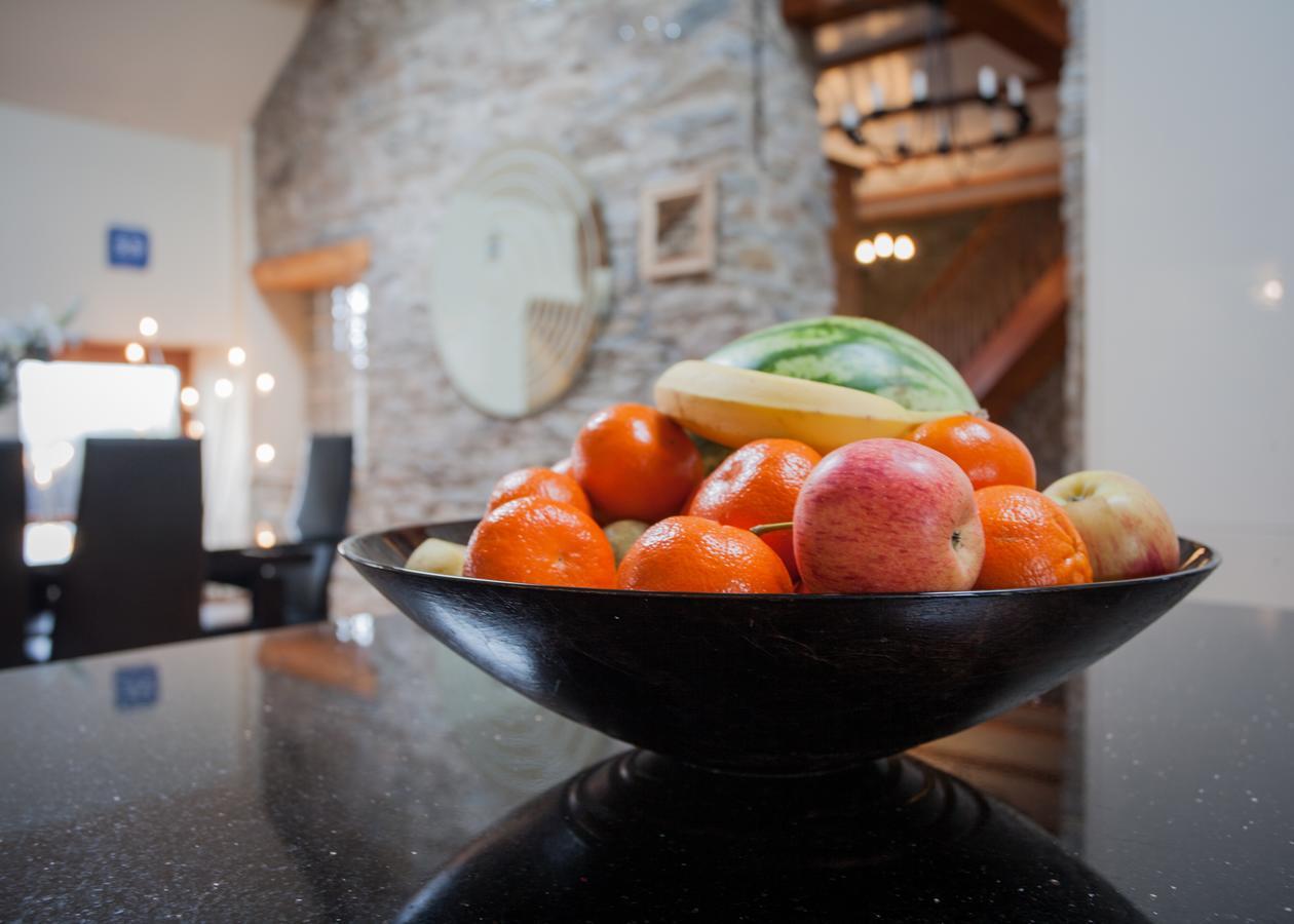 Beudy Bach Bed & Breakfast Cross Hands Dış mekan fotoğraf