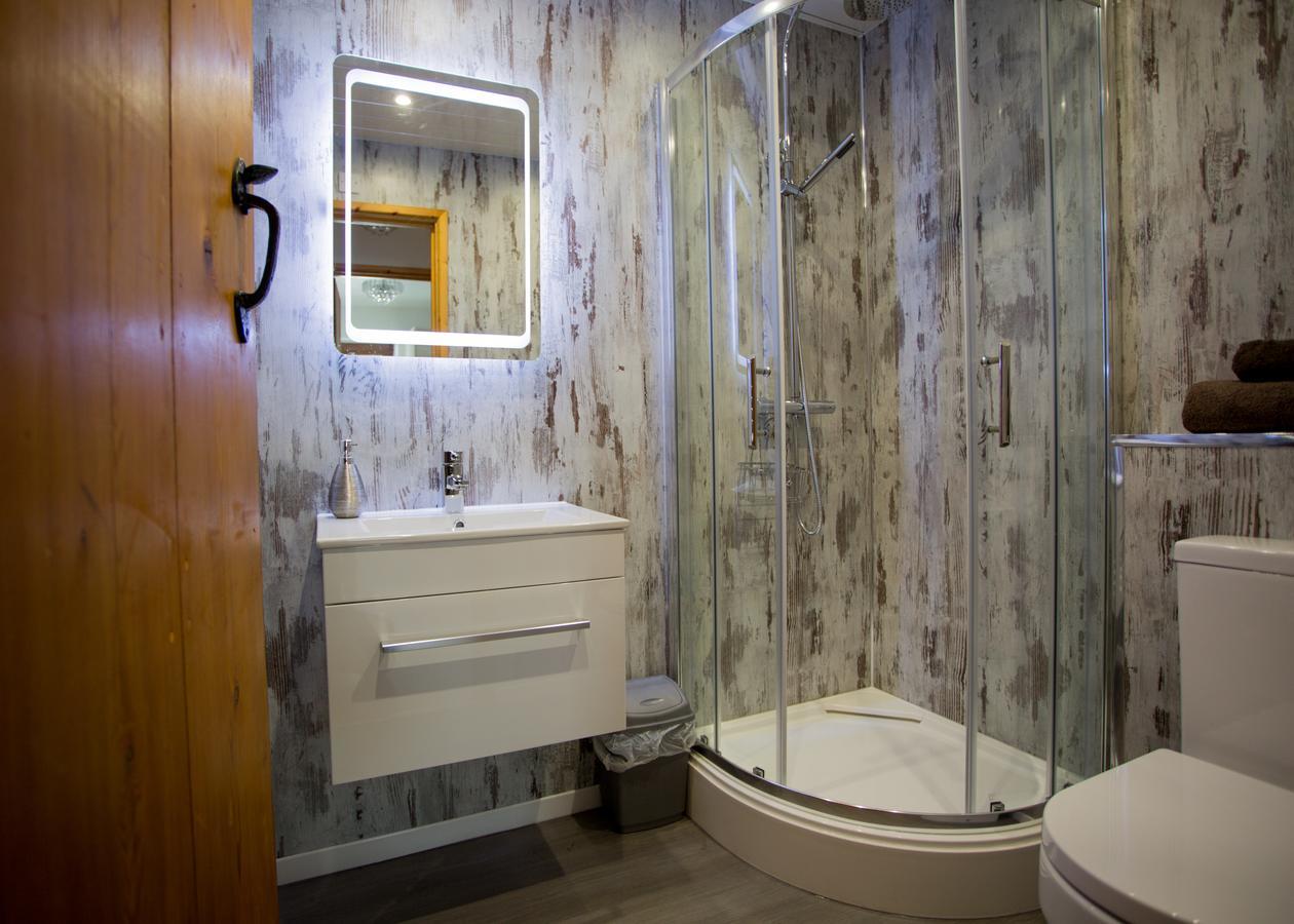 Beudy Bach Bed & Breakfast Cross Hands Dış mekan fotoğraf