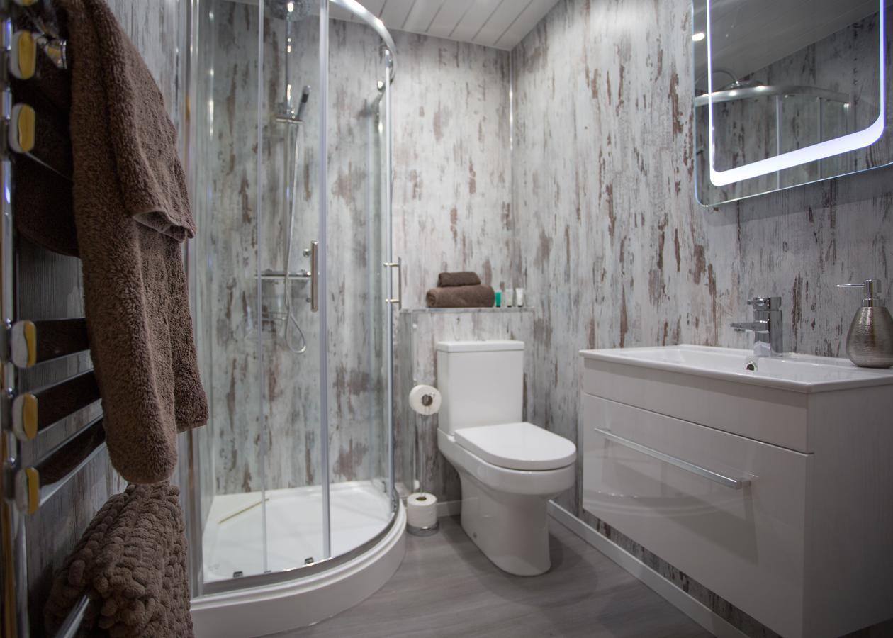 Beudy Bach Bed & Breakfast Cross Hands Dış mekan fotoğraf